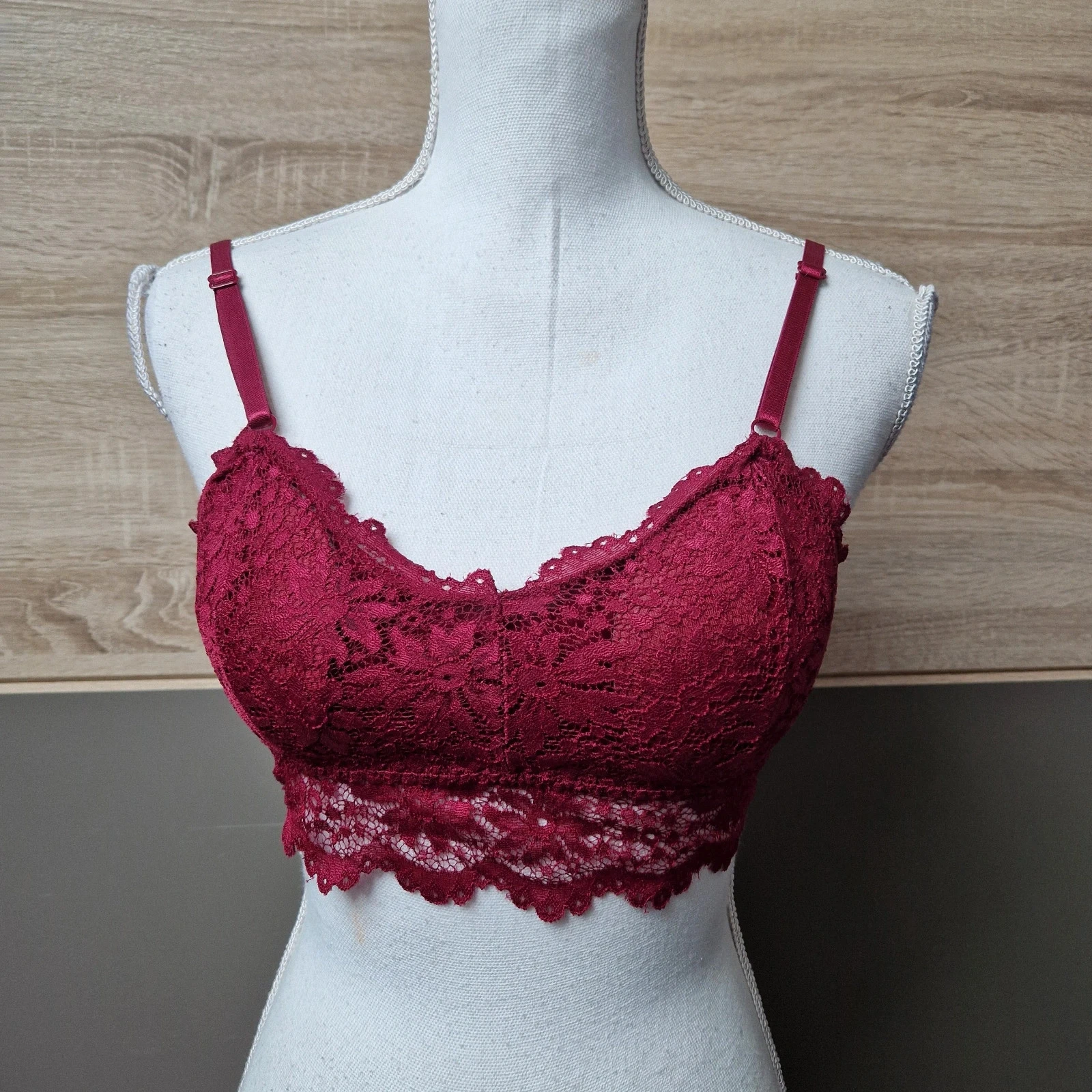 Brassière / bralette.